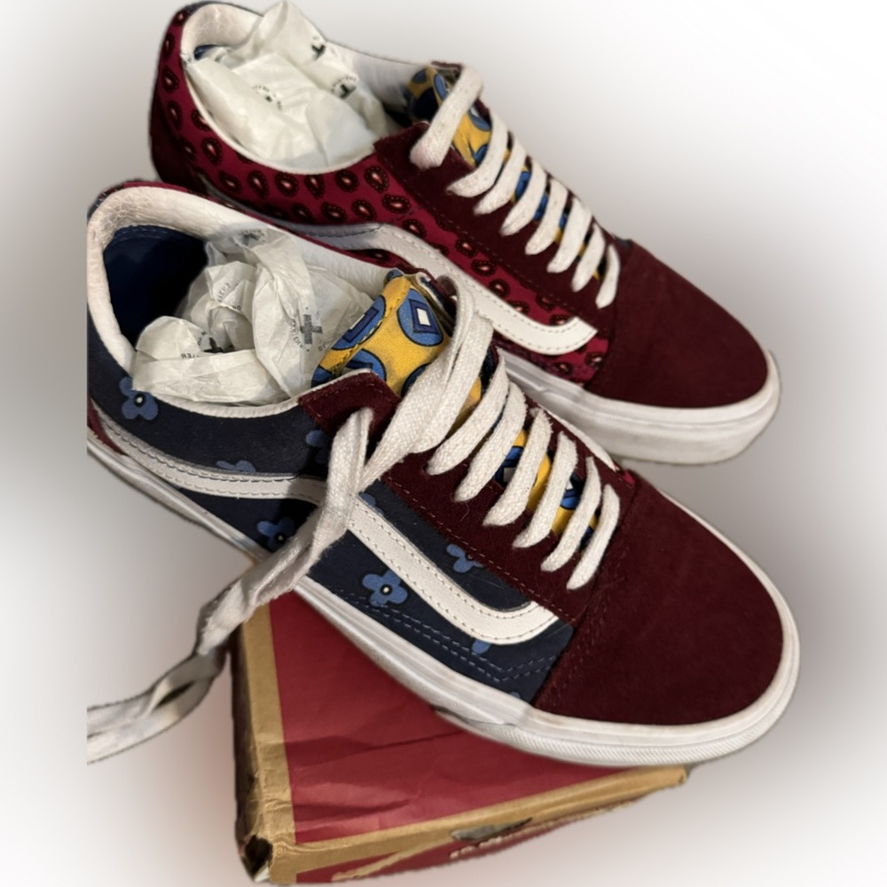 Vans Women's Sneakers - Red and Blue